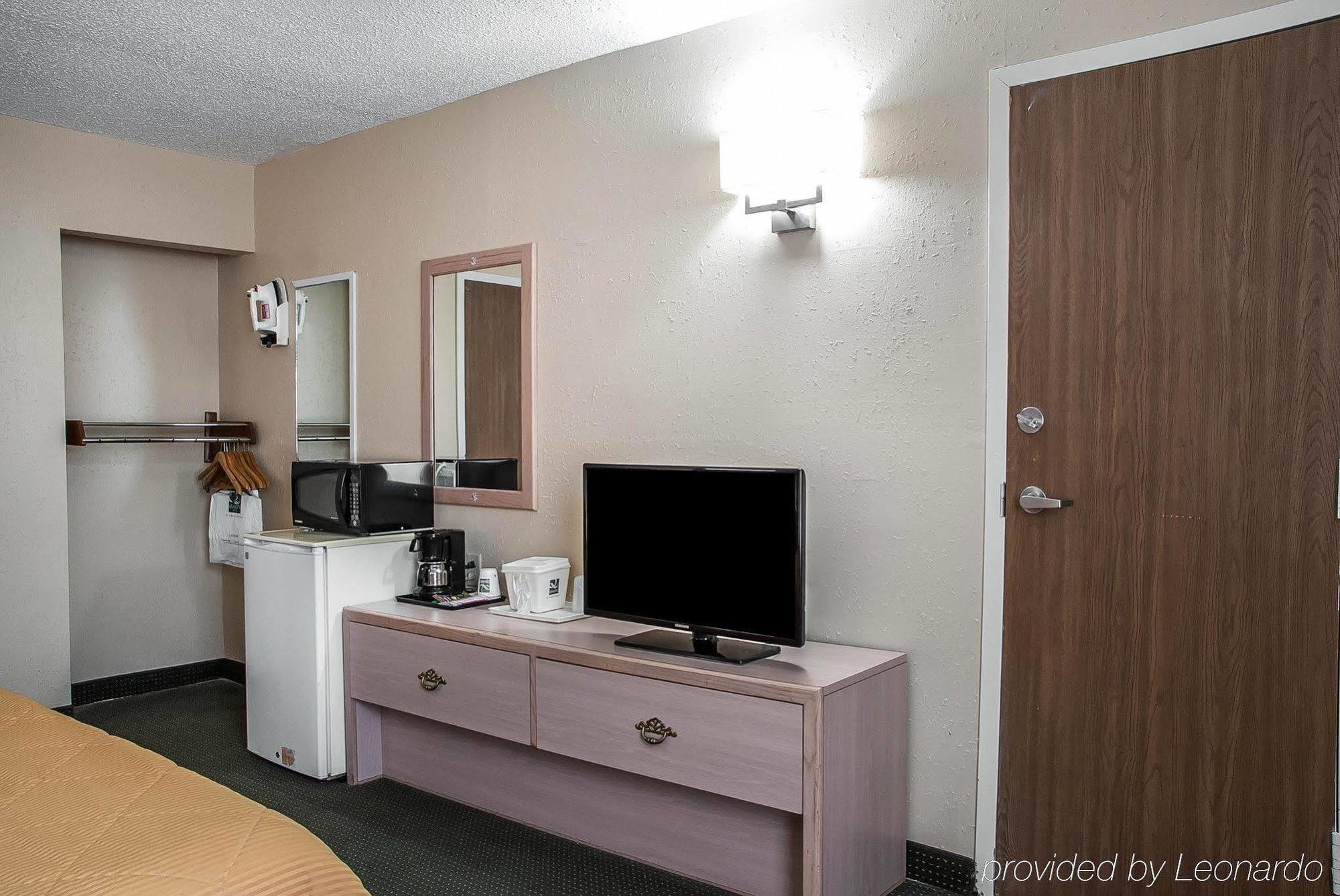 Quality Inn Near Six Flags St. Louis Pacific Exteriör bild