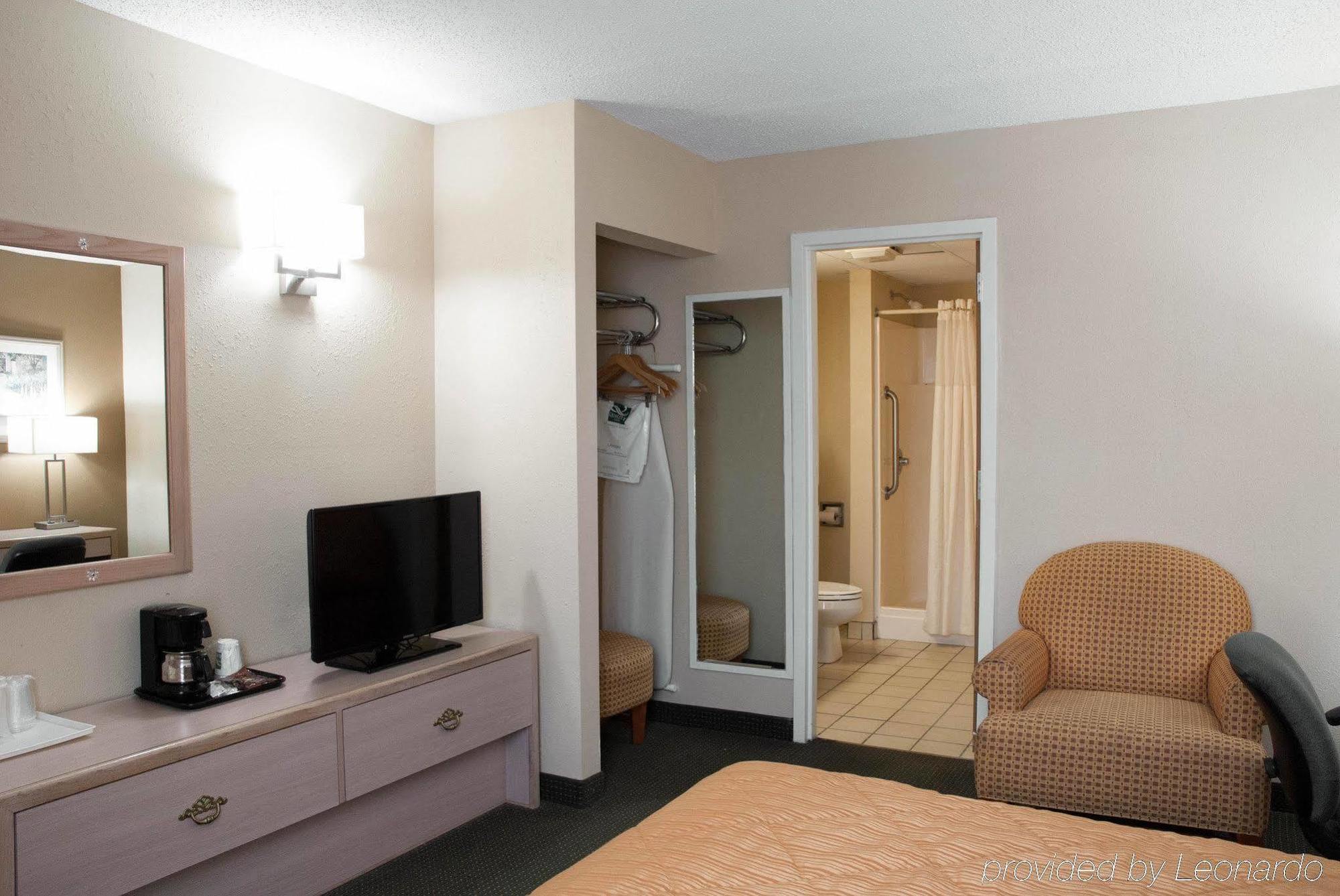 Quality Inn Near Six Flags St. Louis Pacific Exteriör bild